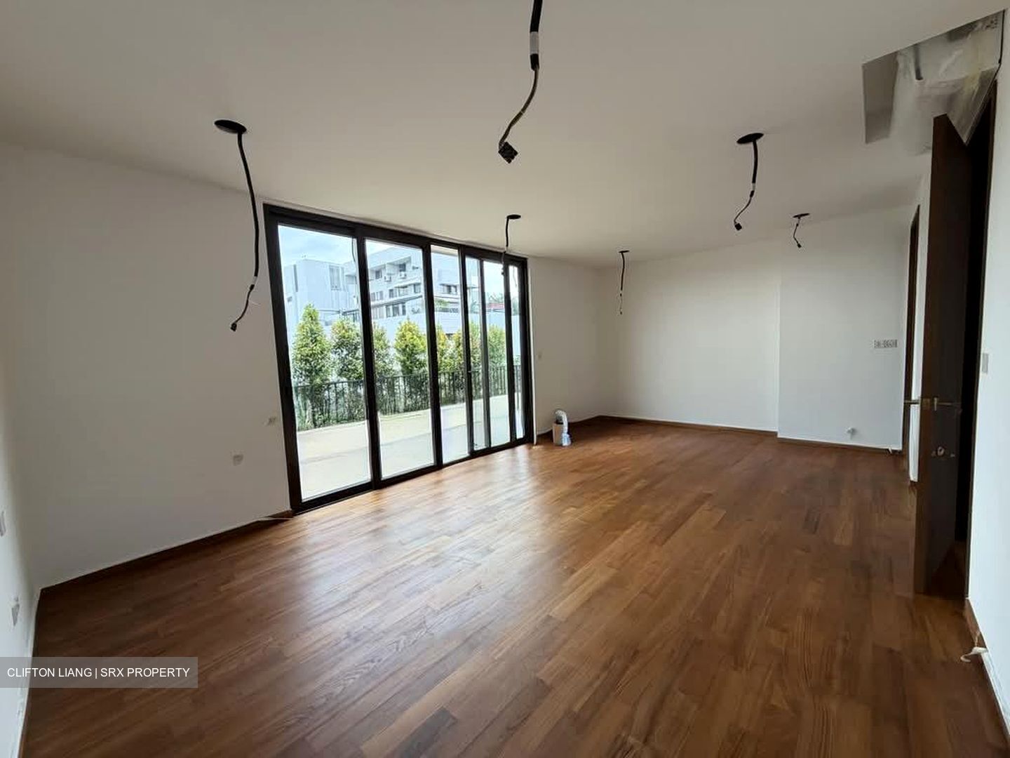 Coronation Road (D10), Semi-Detached #592540681